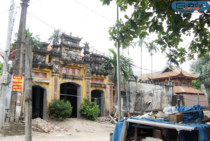 Chùa Chi Đông và đền Chi Đông (được xây dựng liền kề nhau) được Bộ Văn hóa – Thông tin (nay là Bộ VHTT&DL) công nhận là cụm di tích Lịch sử - Văn hóa Quốc gia năm 1993. Chùa có những giá trị về kiến trúc cũng như nghệ thuật điêu khắc gỗ và tạc tượng, hơn nữa còn là nơi lưu giữ được nhiều di vật, cổ vật quý từ thời Lê, Nguyễn. Chùa Chi Đông và đền Chi Đông (được xây dựng liền kề nhau) được Bộ Văn hóa – Thông tin (nay là Bộ VHTT&DL) công nhận là cụm di tích Lịch sử - Văn hóa Quốc gia năm 1993. Chùa có những giá trị về kiến trúc cũng như nghệ thuật điêu khắc gỗ và tạc tượng, hơn nữa còn là nơi lưu giữ được nhiều di vật, cổ vật quý từ thời Lê, Nguyễn.