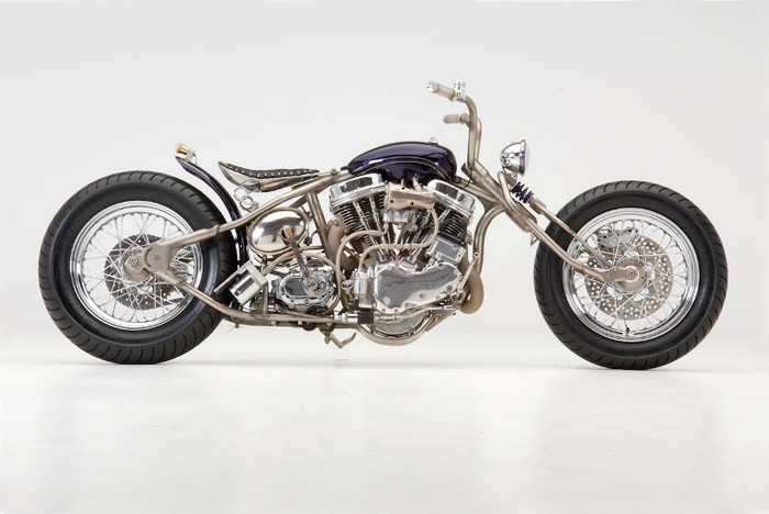 Chiếc xe không chỉ đặc biệt về thiết kế với những "đường cong" sexy và gợi cảm mà còn ở phần động cơ mạnh mẽ của xe.