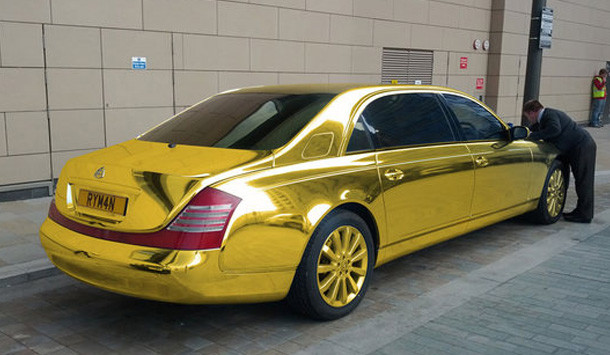 Nguy hiểm luôn rình rập "siêu" xe này nhất là khi xe đỗ bên đường