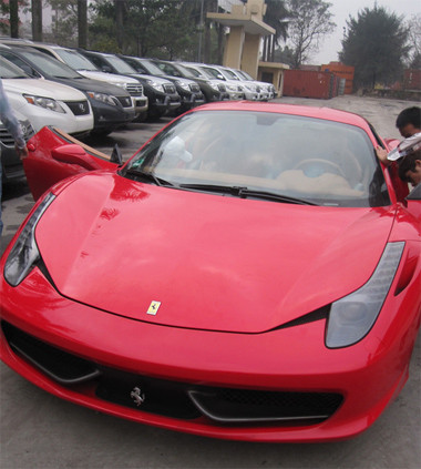Thêm một vài hình ảnh về chiếc Ferrari 458 Italia cực đẹp tại Hà Nội. Thêm một vài hình ảnh về chiếc Ferrari 458 Italia cực đẹp tại Hà Nội.