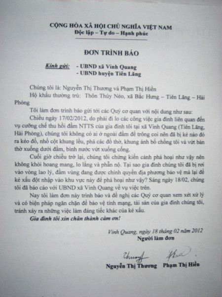 Lá đơn kiến nghị chị Thương và chị Hiền gửi UBND xã Vinh Quang cùng UBND huyện Tiên Lãng. Lá đơn kiến nghị chị Thương và chị Hiền gửi UBND xã Vinh Quang cùng UBND huyện Tiên Lãng.