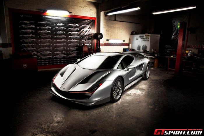 Về ngoại thất, chiếc xe có những cải tiến giống như những chiếc siêu xe thông thường, bao gồm hệ thống đèn LED chiếu sáng ban ngày. Về ngoại thất, chiếc xe có những cải tiến giống như những chiếc siêu xe thông thường, bao gồm hệ thống đèn LED chiếu sáng ban ngày.