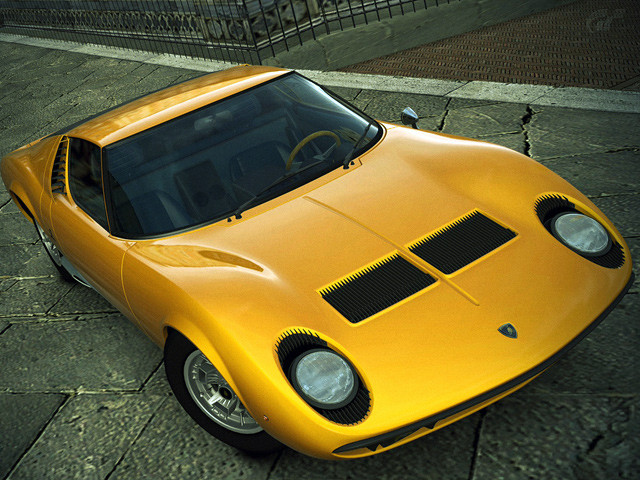 Vài năm sau khi 350 GT ra đời và gặt hái được nhiều thành công, Ferrari lại cho ra mắt mẫu xe Miura, chiếc xe gây ấn tượng mạnh với thiết kế đột phá mang tính cách mạng, động cơ mạnh mẽ cùng những công nghệ tiên tiến đương thời, Lamborghini Miura là chiếc ôtô đầu tiên trên thế giới hội tụ đầy đủ phẩm chất của một siêu xe. Vài năm sau khi 350 GT ra đời và gặt hái được nhiều thành công, Ferrari lại cho ra mắt mẫu xe Miura, chiếc xe gây ấn tượng mạnh với thiết kế đột phá mang tính cách mạng, động cơ mạnh mẽ cùng những công nghệ tiên tiến đương thời, Lamborghini Miura là chiếc ôtô đầu tiên trên thế giới hội tụ đầy đủ phẩm chất của một siêu xe.