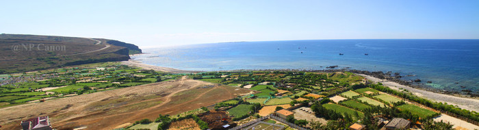 Với tổng diện tích chưa đầy 10 cây số vuông, huyện đảo Lý Sơn lại chứa đựng những tiềm năng về kinh tế, du lịch hết sức quan trọng.