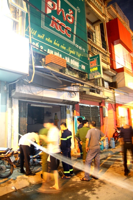 Cửa hàng phở KCC của vợ chồng nạn nhân thuê lại mặt bằng và kinh doanh tại đây được hơn một năm.