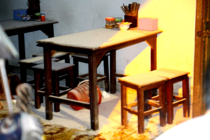 Hiện cả 4 người trong gia đình nạn nhân đang được cấp cứu tại Viện Bỏng quốc gia.