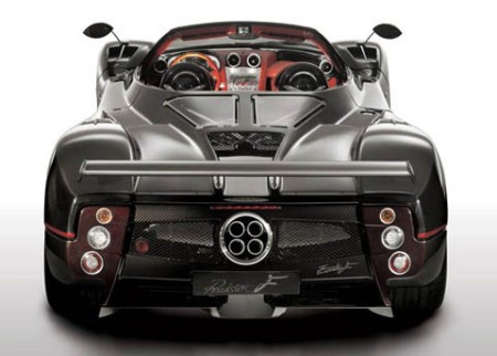 667.321 USD là giá mà nhà sản xuất đưa ra để bán Pagani Zonda C12 F. Được sản xuất bởi một công ty nhỏ ở Ý, Pagani Zonda C12 F là mẫu xe đắt thứ 6 thế giới. Xe có khả năng tăng tốc 0-97km/h trong 3,5 giây và đạt tốc độ cực đại trên 345km/h. 667.321 USD là giá mà nhà sản xuất đưa ra để bán Pagani Zonda C12 F. Được sản xuất bởi một công ty nhỏ ở Ý, Pagani Zonda C12 F là mẫu xe đắt thứ 6 thế giới. Xe có khả năng tăng tốc 0-97km/h trong 3,5 giây và đạt tốc độ cực đại trên 345km/h.