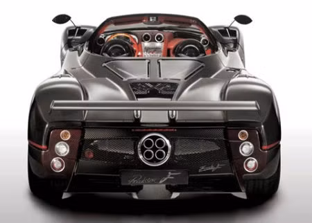 667.321 USD là giá mà nhà sản xuất đưa ra để bán Pagani Zonda C12 F. Được sản xuất bởi một công ty nhỏ ở Ý, Pagani Zonda C12 F là mẫu xe đắt thứ 6 thế giới. Xe có khả năng tăng tốc 0-97km/h trong 3,5 giây và đạt tốc độ cực đại trên 345km/h.