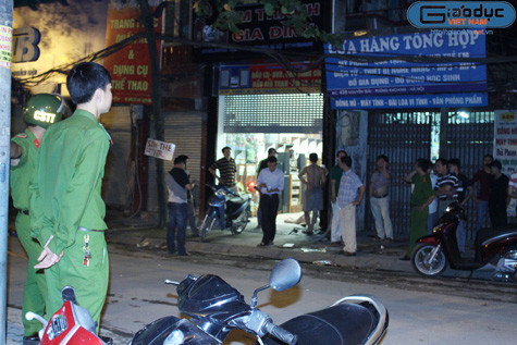 Hiện cơ quan CA huyện Từ Liêm đang phối hợp cùng các đơn vị làm rõ trọng án. (Ảnh NP) Hiện cơ quan CA huyện Từ Liêm đang phối hợp cùng các đơn vị làm rõ trọng án. (Ảnh NP)