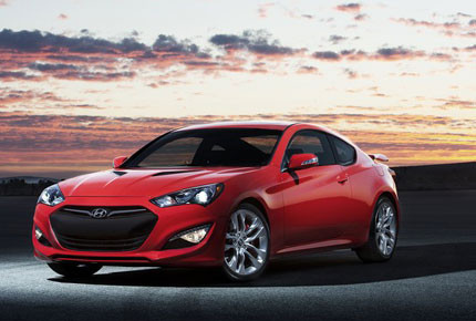 5. Hyundai Genesis coupe Động cơ: 3.8L V6 Công suất cực đại: 348 mã lực Thời gian tăng tốc từ 0-96 km/h: 5.2 giây Mức tiêu thụ nhiên liệu: 13.07 L/100 km nội thành và 8.71 L/100 km xa lộ