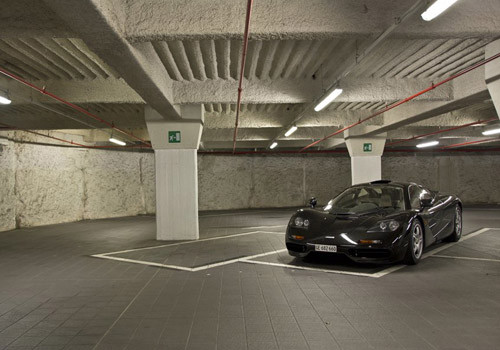 McLaren F1, siêu xe từng giữ kỷ lục xe thương mại nhanh nhất thế giới trong suốt gần 10 năm. McLaren F1, siêu xe từng giữ kỷ lục xe thương mại nhanh nhất thế giới trong suốt gần 10 năm.