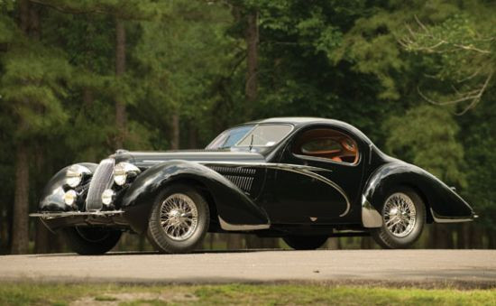 Talbot Lago T150 Competition Lago Speciale Teardrop coupe 1938 có mức bán đấu giá là 4,62 triệu USD. Đây là lần thứ hai mẫu coupe Talbot Lago 140 mã lực được tổ chức đấu giá (lần đầu tiên vào năm 1981). Mẫu xe này đã từng chiến thắng giải đua xe 24 Hours of Spa năm 1948. Chiếc xe được phủ lớp sơn màu đen bóng kết hợp hài hòa với nội thất da màu đen. Talbot Lago T150 Competition Lago Speciale Teardrop coupe 1938 có mức bán đấu giá là 4,62 triệu USD. Đây là lần thứ hai mẫu coupe Talbot Lago 140 mã lực được tổ chức đấu giá (lần đầu tiên vào năm 1981). Mẫu xe này đã từng chiến thắng giải đua xe 24 Hours of Spa năm 1948. Chiếc xe được phủ lớp sơn màu đen bóng kết hợp hài hòa với nội thất da màu đen.