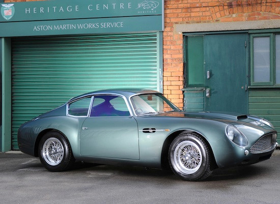 Aston Martin DB4GT Zagato Sanction II Coupe 1991 có giá 1,9 triệu USD, DB4GT Zagato Sanction II Coupe 1991 là mẫu xe tuyệt vời và là một trong những chiếc xe đáng được trân trọng của Aston Martin, chiếc xe là kết quả của mối quan hệ hợp tác chặt chẽ giữa Aston Martin và Zagato của Milan trong những năm 1960. Sau rất nhiều cải biến, chỉ có 4 chiếc xe phiên bản này được xuất xưởng. DB4GT Zagato Sanction II Coupe 1991 được trang bị động cơ dung tích 4,2 lít, hộp số David Brown 4 cấp. Tay đua huyền thoại Tony Smith là người đầu tiên sở hữu chiếc xe này. Aston Martin DB4GT Zagato Sanction II Coupe 1991 có giá 1,9 triệu USD, DB4GT Zagato Sanction II Coupe 1991 là mẫu xe tuyệt vời và là một trong những chiếc xe đáng được trân trọng của Aston Martin, chiếc xe là kết quả của mối quan hệ hợp tác chặt chẽ giữa Aston Martin và Zagato của Milan trong những năm 1960. Sau rất nhiều cải biến, chỉ có 4 chiếc xe phiên bản này được xuất xưởng. DB4GT Zagato Sanction II Coupe 1991 được trang bị động cơ dung tích 4,2 lít, hộp số David Brown 4 cấp. Tay đua huyền thoại Tony Smith là người đầu tiên sở hữu chiếc xe này.