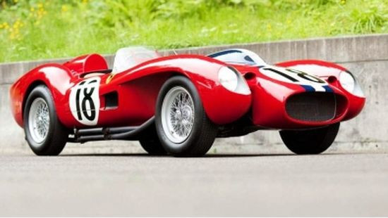Ferrari 250 Testa Rossa 1957 được phục chế hoàn toàn từ chiếc xe nguyên mẫu, chiếc xe có giá bán cao ngất 16,39 triệu USD, được bán với mức giá cao kỷ lục tại đại lý Gooding and Company thuộc Pebble Beach. Xe được trang bị một số tính năng quan trọng. Ferrari 250 Testa Rossa 1957 nổi tiếng với sự khởi nghiệp ‘xấu số’ vào cuối cuộc đua năm 1958. Chiếc xe này đã từng gặp sự cố nghiêm trọng trong cuộc đua LeMans năm 1958 khiến chiếc xe bị bốc cháy thành than sau đó nó được khôi phục lại hoàn toàn và tiếp tục tham gia vào các cuộc đua và dành giải vô địch 10 trong số 16 cuộc đua quốc tế. Ferrari 250 Testa Rossa 1957 được phục chế hoàn toàn từ chiếc xe nguyên mẫu, chiếc xe có giá bán cao ngất 16,39 triệu USD, được bán với mức giá cao kỷ lục tại đại lý Gooding and Company thuộc Pebble Beach. Xe được trang bị một số tính năng quan trọng. Ferrari 250 Testa Rossa 1957 nổi tiếng với sự khởi nghiệp ‘xấu số’ vào cuối cuộc đua năm 1958. Chiếc xe này đã từng gặp sự cố nghiêm trọng trong cuộc đua LeMans năm 1958 khiến chiếc xe bị bốc cháy thành than sau đó nó được khôi phục lại hoàn toàn và tiếp tục tham gia vào các cuộc đua và dành giải vô địch 10 trong số 16 cuộc đua quốc tế.