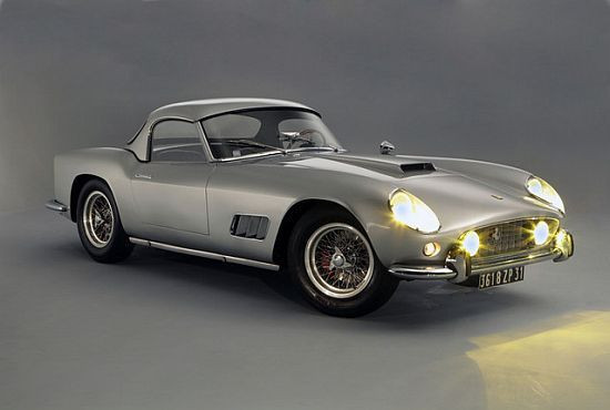 Ferrari 250 GTO LWB 1959 của nhà đạo diễn người Pháp Roger Vadim được bán với giá 5,8 triệu USD. Ferrari 250 GTO LWB 1959 được chế tác hoàn toàn bằng hợp kim, sở hữu động cơ 2.953cc cho công suất 250 mã lực, đạt tốc độ tối đa 233 km/h, tăng tốc từ 0 đến 100 km/h trong vòng 6,5 giây. Ferrari 250 GTO LWB 1959 của nhà đạo diễn người Pháp Roger Vadim được bán với giá 5,8 triệu USD. Ferrari 250 GTO LWB 1959 được chế tác hoàn toàn bằng hợp kim, sở hữu động cơ 2.953cc cho công suất 250 mã lực, đạt tốc độ tối đa 233 km/h, tăng tốc từ 0 đến 100 km/h trong vòng 6,5 giây.