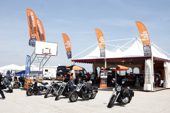 Chiêm ngưỡng hàng nghìn mô tô khủng xuất hiện tại lễ hội Biker Fest Chiêm ngưỡng hàng nghìn mô tô khủng xuất hiện tại lễ hội Biker Fest