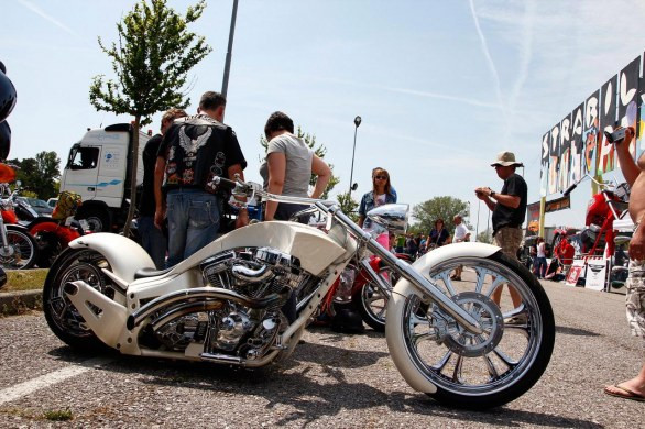 Chiêm ngưỡng hàng nghìn mô tô khủng xuất hiện tại lễ hội Biker Fest Chiêm ngưỡng hàng nghìn mô tô khủng xuất hiện tại lễ hội Biker Fest