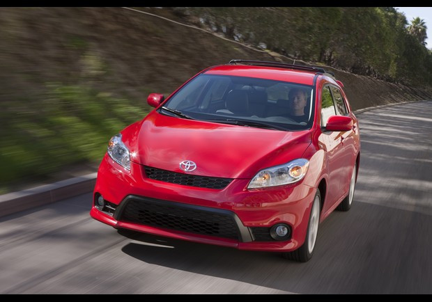 Crossover thường đồng nghĩa với loại xe kết hợp được ưu thế của các dòng xe: vị trí ghế ngồi cao và tính đa dụng của chiếc SUV, cùng với khả năng vận hành êm ái và vẻ ngoài không bị thô ráp của một chiếc xe hơi. Còn một sự khác biệt khó nhận ra: đó là cấu tạo thân vỏ và khung gầm chung một khối giống như xe hơi, do đó xe thường nhỏ và nhẹ hơn. Sau đây là 10 mẫu xe được xếp vào Top những mẫu xe Compact Crossover SUV tiện ích nhất. Crossover thường đồng nghĩa với loại xe kết hợp được ưu thế của các dòng xe: vị trí ghế ngồi cao và tính đa dụng của chiếc SUV, cùng với khả năng vận hành êm ái và vẻ ngoài không bị thô ráp của một chiếc xe hơi. Còn một sự khác biệt khó nhận ra: đó là cấu tạo thân vỏ và khung gầm chung một khối giống như xe hơi, do đó xe thường nhỏ và nhẹ hơn. Sau đây là 10 mẫu xe được xếp vào Top những mẫu xe Compact Crossover SUV tiện ích nhất.