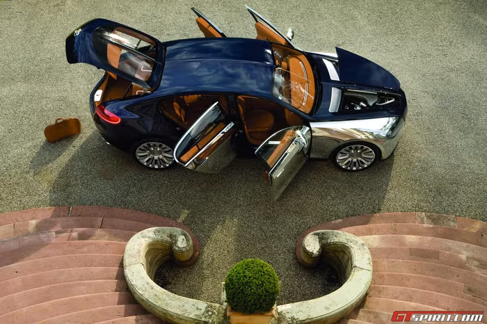 Khác với siêu xe Veyron Bugatti Galibier là siêu xe bốn cửa với 4 chỗ ngồi rộng rãi.