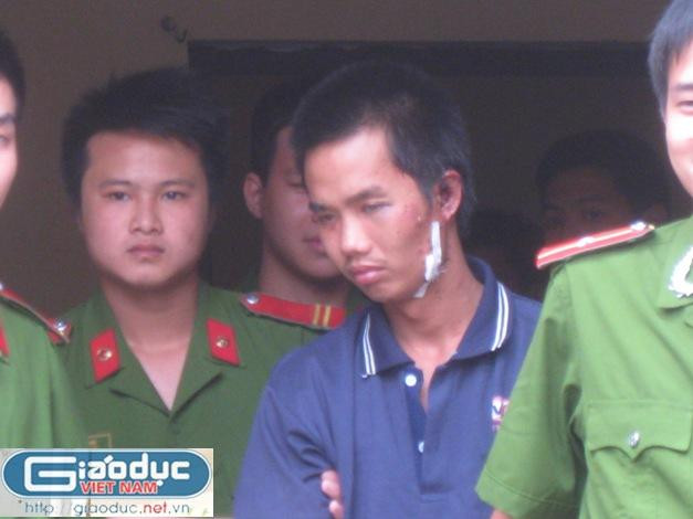 Kẻ thủ ác Đặng Trần Hoàn đã gây ra tội ác khiến toàn xã hội hết sức bất bình. Kẻ thủ ác Đặng Trần Hoàn đã gây ra tội ác khiến toàn xã hội hết sức bất bình.