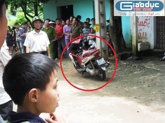 Chiếc xe máy Air Blade được xác định là của hung thủ Hoài sử dụng gây án Chiếc xe máy Air Blade được xác định là của hung thủ Hoài sử dụng gây án