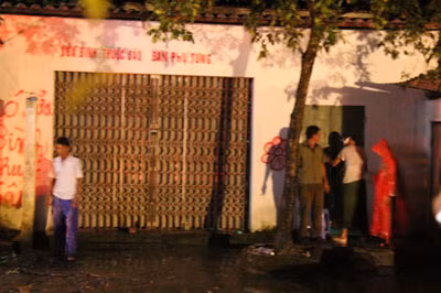 Hiện trường ngôi nhà nơi xảy ra vụ án nghiêm trọng. (ảnh Infonet.vn)