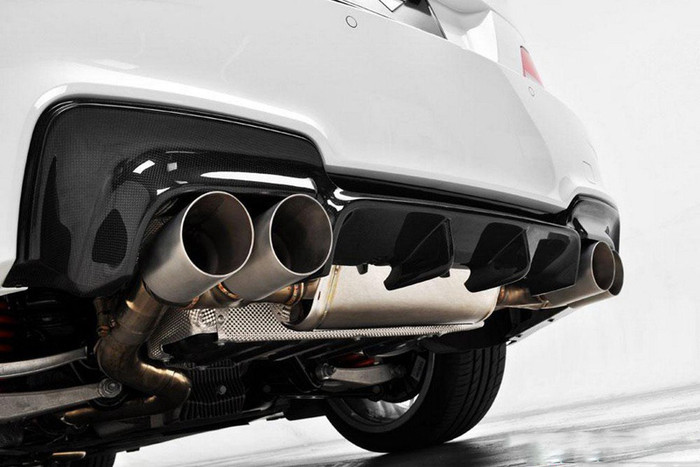 Công suất của BMW 1M Coupe GTS-V cũng có một số cải tiến nhỏ (nâng lên 15 mã lực so với bản tiêu chuẩn) nhờ sự thay đổi về hệ thống ống xả (ống xả cũng to hơn). Công suất của BMW 1M Coupe GTS-V cũng có một số cải tiến nhỏ (nâng lên 15 mã lực so với bản tiêu chuẩn) nhờ sự thay đổi về hệ thống ống xả (ống xả cũng to hơn).