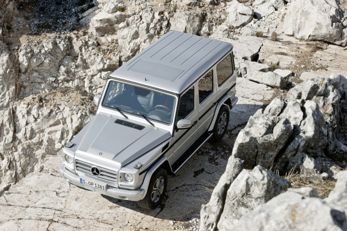 Tiếp nối những thành công mà dòng G-Class mang lại, trong tuần nay, Mercedes-Benz đã chính thức ra mắt phiên bản 2013 G-Class. Tiếp nối những thành công mà dòng G-Class mang lại, trong tuần nay, Mercedes-Benz đã chính thức ra mắt phiên bản 2013 G-Class.