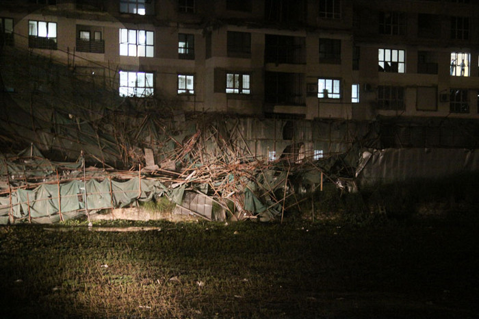 Khi nhóm phóng viên các báo, đài có mặt tại hiện trường, một số đối tượng đã có lời lẽ thóa mạ thậm chí dọa nạt. Khi nhóm phóng viên các báo, đài có mặt tại hiện trường, một số đối tượng đã có lời lẽ thóa mạ thậm chí dọa nạt.