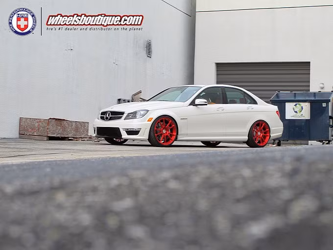Xe sang Mercedes C63 AMG là mẫu xe đạp của Mercedes được nhiều người yêu thích