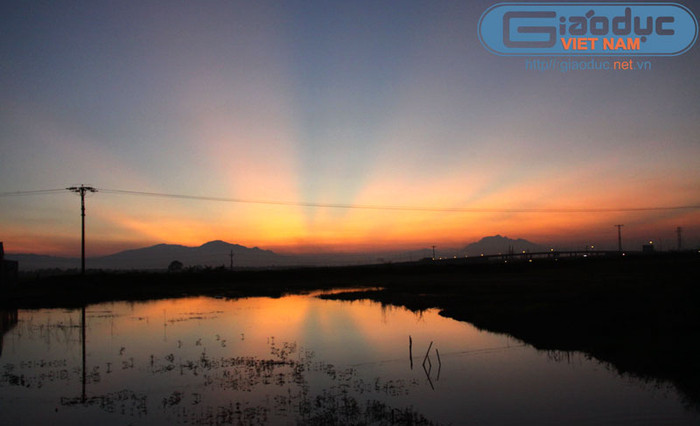 Quốc Oai đang đô thị hóa một cách nhanh chóng. Xa xa là những chiếc cầu vượt bắc ngang Đại lộ Thăng Long. Quốc Oai đang đô thị hóa một cách nhanh chóng. Xa xa là những chiếc cầu vượt bắc ngang Đại lộ Thăng Long.