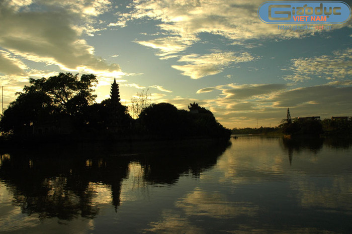 Trước đây, ngôi chùa được người dân xã Phù Lưu, huyện Ứng Hòa gọi là chùa Phù Lưu thượng, bây giờ ngôi chùa được đổi thành chùa Đại Bi. Trước đây, ngôi chùa được người dân xã Phù Lưu, huyện Ứng Hòa gọi là chùa Phù Lưu thượng, bây giờ ngôi chùa được đổi thành chùa Đại Bi.