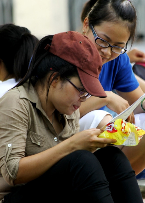 Vừa ăn vừa xem lại đề bài. XEM ĐÁP ÁN MÔN VĂN KHỐI D 2012 - ĐÁP ÁN MÔN SINH KHỐI B 2012 - ĐÁP ÁN ĐỀ THI VĂN KHỐI C 2012 Vừa ăn vừa xem lại đề bài. XEM ĐÁP ÁN MÔN VĂN KHỐI D 2012 - ĐÁP ÁN MÔN SINH KHỐI B 2012 - ĐÁP ÁN ĐỀ THI VĂN KHỐI C 2012