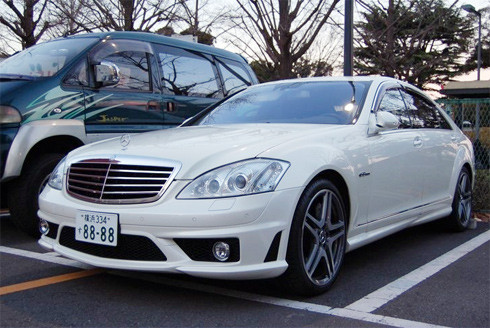 Mercedes S63 AMG tứ quý 8.