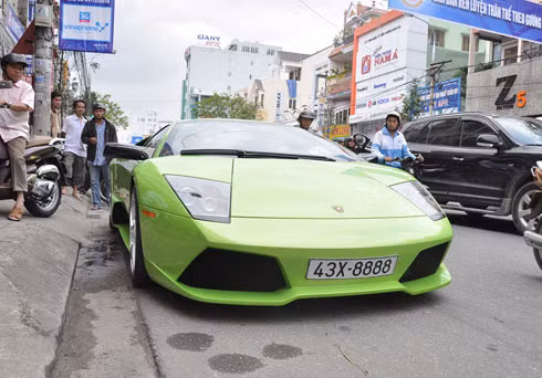 Lamborghini Murcielago LP640 tứ quý 8 ở Đà Nẵng.