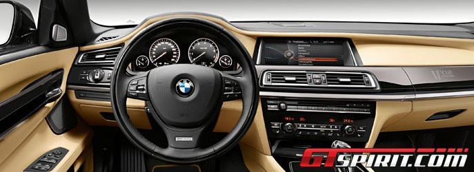 Chỉ có 15 chiếc được sản xuất và được phân phối vào đầu năm 2013 với giá 159.695 USD tại Mỹ.