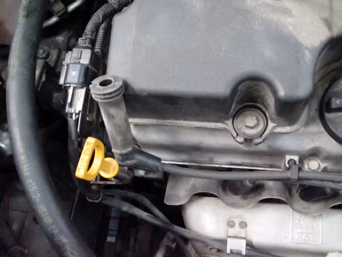 Đường dây cao áp kém gây ra lỗi đánh lửa khiến xe chạy hao xăng. Đường dây cao áp kém gây ra lỗi đánh lửa khiến xe chạy hao xăng.