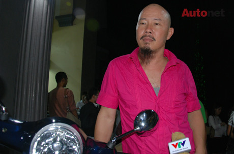 Hoạ sỹ Đinh Công Đạt Hoạ sỹ Đinh Công Đạt