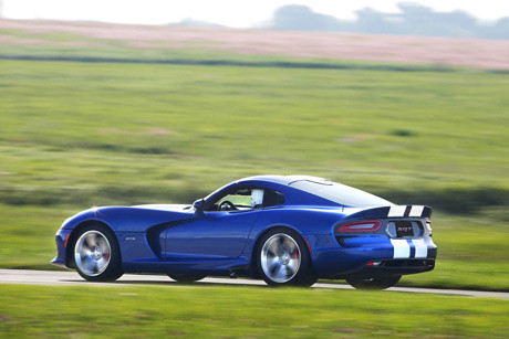 SRT Viper 2013 phiên bản đặc biệt màu xanh được sản xuất giới hạn. SRT Viper 2013 phiên bản đặc biệt màu xanh được sản xuất giới hạn.