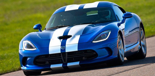 SRT Viper 2013 được cung cấp với hai phiên bản: Viper và Viper GTS. Đối với phiên bản thể thao hơn Viper GTS có giá bán cao hơn: 118.400 USD. Theo đó, GTS có thêm trang bị với hệ thống treo chủ động hai chế độ và nội thất cao cấp hơn so với bản thường. SRT Viper 2013 được cung cấp với hai phiên bản: Viper và Viper GTS. Đối với phiên bản thể thao hơn Viper GTS có giá bán cao hơn: 118.400 USD. Theo đó, GTS có thêm trang bị với hệ thống treo chủ động hai chế độ và nội thất cao cấp hơn so với bản thường.