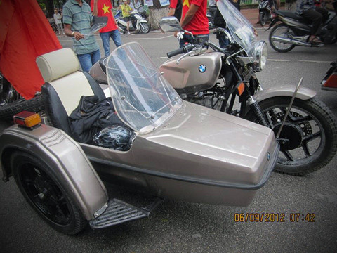 Một chiếc BMW sidercar tham gia ngày hội Hoa phượng đỏ Hải Phòng. Một chiếc BMW sidercar tham gia ngày hội Hoa phượng đỏ Hải Phòng.