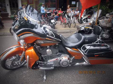 Harley Davidson Ultra Classic hầm hố.