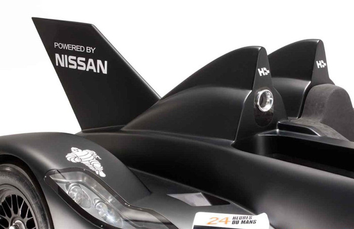 Phần đuôi xe có thiết kế khá ấn tượng. Phần đuôi xe có thiết kế khá ấn tượng.