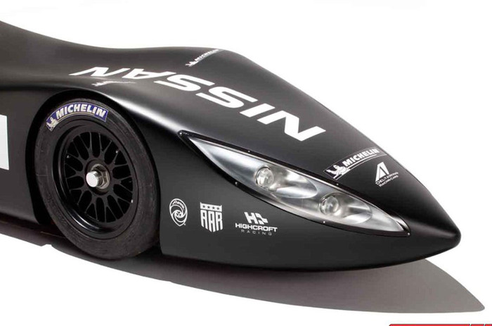 Đầu xe được "vót" nhọn Đầu xe được "vót" nhọn