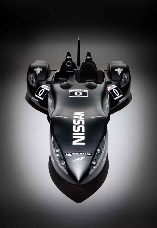 Xe nhẹ hơn khoảng 50% và và có thiết kế ưu việt hơn gấp đôi về mặt khí động học so với một chiếc xe Le Mans truyền thống. Xe nhẹ hơn khoảng 50% và và có thiết kế ưu việt hơn gấp đôi về mặt khí động học so với một chiếc xe Le Mans truyền thống.