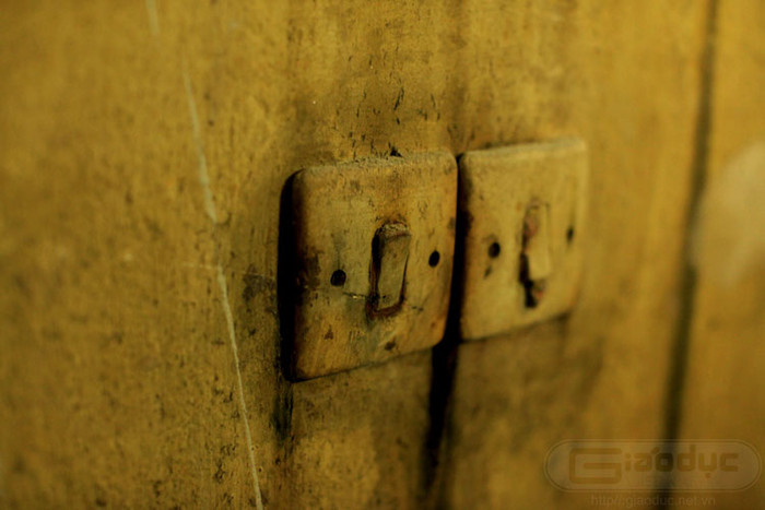 Những nhân chứng từng trú ẩn tại đây và những người từng phục vụ tại căn hầm này cho biết, trong những năm tháng chiến tranh ác liệt, căn hầm này được trang bị ánh sáng rất tốt, khô ráo và sạch sẽ.