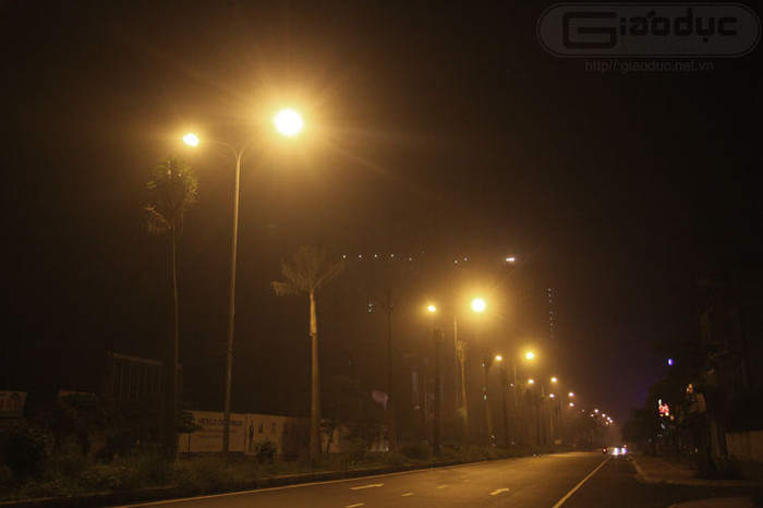 Theo các chuyên gia thì cứ vào vụ thu hoạch, người dân nội thành lại phải hứng chịu những trận khói mù là do sự cộng hưởng ô nhiễm bức xạ tại các đô thị lớn. Thuật ngữ chuyên môn gọi khói mù này là dạng khói mù quang hóa. Theo các chuyên gia thì cứ vào vụ thu hoạch, người dân nội thành lại phải hứng chịu những trận khói mù là do sự cộng hưởng ô nhiễm bức xạ tại các đô thị lớn. Thuật ngữ chuyên môn gọi khói mù này là dạng khói mù quang hóa.