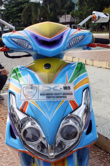 Yamaha Xeon vẽ Airbrush 7 sắc cầu vồng ảnh 2