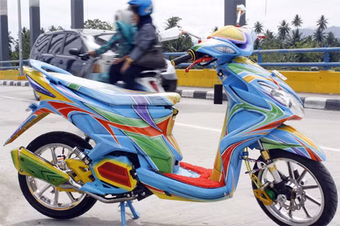 Yamaha Xeon vẽ Airbrush 7 sắc cầu vồng ảnh 3