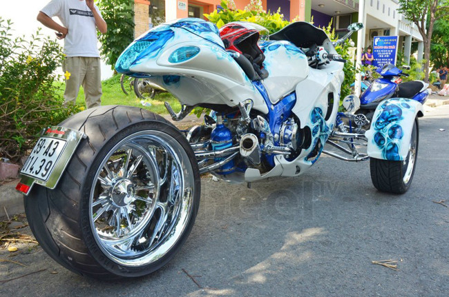 Nếu những thông tin trên là thật thì những người đam mê xe ở Việt Nam sẽ có dịp chứng kiến "bữa tiệc" đầy đủ cả siêu xe và xế khủng.